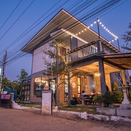 Хостел Yoji House And Cafe Ban Wiang Екстер'єр фото