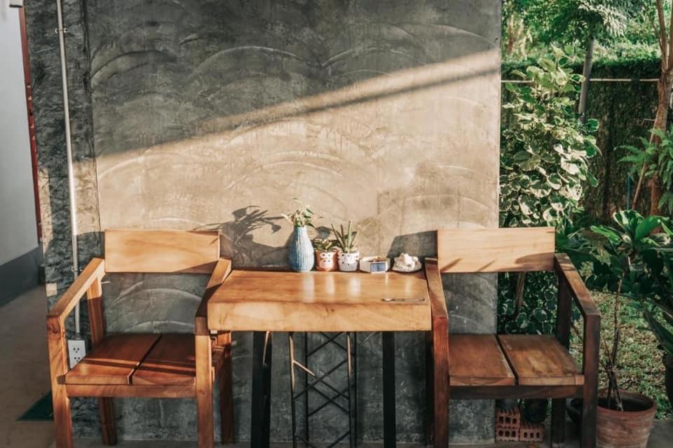 Хостел Yoji House And Cafe Ban Wiang Екстер'єр фото